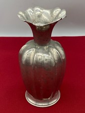 Alte Vase aus Metall