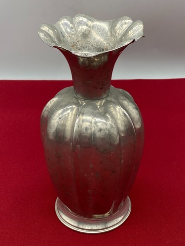 Alte vase aus metall - aus,